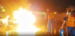 Sedan Terbakar di Tol Surabaya–Gresik Saat Mudik Malam Hari, Satu Keluarga Selamat Tanpa Luka