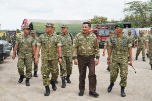 Pangdam IV/Diponegoro Dampingi Menhan Tinjau MA Yonif TP 888/Satria Sejati di Rembang