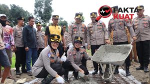 Jembatan Presisi Merah Putih Dicor, Kapolres Sragen Turun Langsung Satukan Desa Jati–Hadiluwih