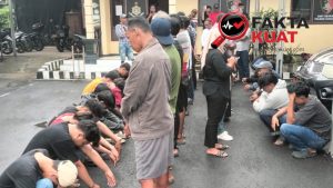 Patroli Dini Hari Gagalkan Tawuran 25 Pemuda di Sukolilo, Polisi Wajibkan Absen Bareng Orang Tua