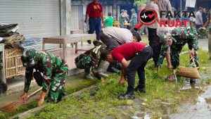 Aksi Jum’at Bersih TNI Guncang Pasar, Sampah Menumpuk Akhirnya Angkat Kaki