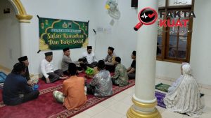 Dalam Safari Ramadan, Polisi Salurkan Al-Qur’an, Sarung, dan Sajadah untuk Warga Magelung