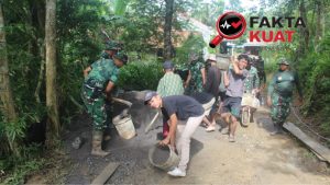 Menyusuri Jalan Terjal, Dedikasi Dansatgas Menjaga Asa TMMD