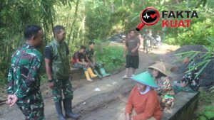 Tawa di Tepi Coran, Hangatnya Cengkrama Prajurit dan Warga Sebelum Beton Mengalir