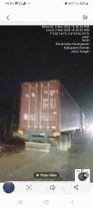 Puluhan Kontainer Parkir Berderet di Kuripan, Pengendara Keluhkan Gangguan Lalu Lintas