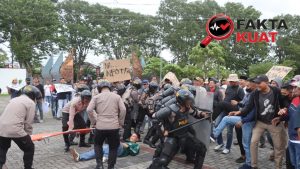 Polres Demak Gelar Simulasi Sispam Kota di Tengah Ramadhan, 400 Personel Dikerahkan