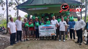 Perum Perhutani KPH Telawa Bagikan Paket Lebaran Berupa Sembako Kepada Tenaga Kerja di Wilayah kerjanya