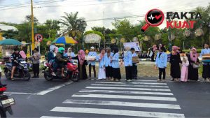SMPN 1 Arjasa Mengasah Empati dan Kepedulian Sosial Siswa Dengan Aksi Berbagi Takjil