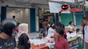 JJ Karaoke Dargo Bagikan 1.000 Paket Takjil, Tebar Berkah Ramadan di Kawasan Pasar Dargo Semarang