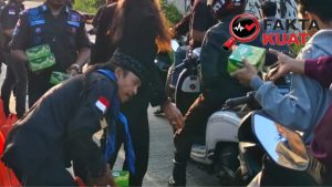 BPPKB DPRT Cukang Galih Curug Tebar Kebaikan Ramadan, Ratusan Takjil Gratis Dibagikan ke Pengguna Jalan