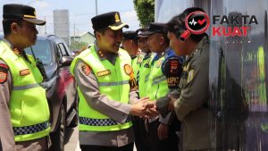 Kapolres Kudus Bersama Bhayangkari Tinjau Pos Pengamanan Lebaran, Beri Dukungan Moril ke Personel