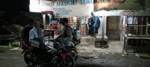 Pastikan situasi Kamtibmas wilayah Polsek Cibeber Polres Lebak Anggota Piket Mako laksanakan giat Patroli dialogis
