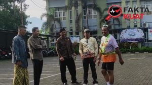 Dedikasi Tanpa Batas, Kepala SMAN 1 Boja Tempuh 22 KM Berlari Demi Efisiensi Energi