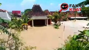 Tanggul Sungai Tuntang Jebol di Demak, Warga Sempat Bertahan dengan 300 Karung Pasir, Puluhan Rumah Hancur