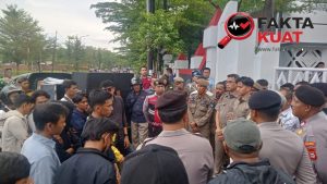 HEBOH ISU PERSELINGKUHAN BUPATI GOWA, POLEMIK MEMANAS SAMPAI AKSI DEMO