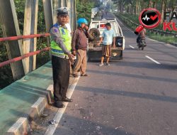 Nyalip dari Kiri, Pelajar 17 Tahun Tewas Terlindas Truk di Jembatan Kalitanggi