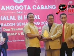 Zaenal Petir Raih Penghargaan IKADIN Semarang, Konsisten Beri Bantuan Hukum Gratis
