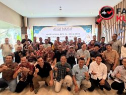 Rajut Silaturahmi, Mahasiswa RPL Fakultas Hukum Untag Semarang Gelar Halal Bihalal