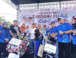 Pegawai SDN Tegalsari 3 Raih Hadiah Umroh di Jalan Sehat HUT ke-446 Kota Tegal