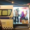 Tim Dokter PPIH Daker Bandara Gercep Berikan Pertolongan Melihat Jemaah Asal Jakarta Sesak Nafas Saat Tiba di Bandara AMAA