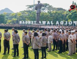 Kapolda Jateng Beri Penghargaan Personel dan Mitra Berprestasi, Dorong Polisi Adaptif Hadapi Generasi Digital