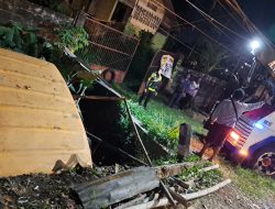 Truk tangki minyak goreng gagal pengeraman, alami laka di turunan Bawen.