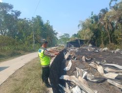 Polsek Karanggede Gerak Cepat Tangani Kebakaran Kandang Ayam di Manyaran