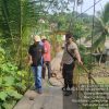 Kepala Desa Bojongmenteng Apresiasi Kapolsek Leuwidamar yang Pantau Renovasi Jembatan Merah Putih