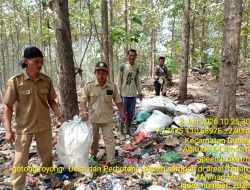 Kalaborasi Perhutani KPH Semarang Bersama Pemdes Penadaran-Gubug Lakukan Bersih Bersih Sampah Di Kawasan Hutan