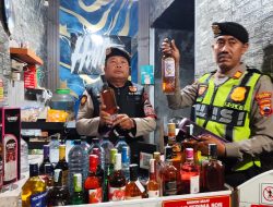 Tindak Lanjuti Aduan Warga, Polres Demak Sita 56 Botol Miras dan Tiga Galon Bahan Oplosan