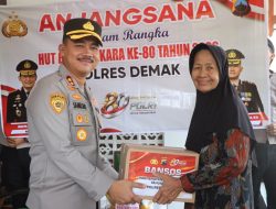 Hari Bhayangkara ke-80, Polres Demak Berbagi Kebahagiaan dengan Purnawirawan dan Warakawuri