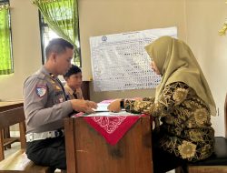 Polres Kudus Hadir untuk Nafis, Siswa Yatim Piatu yang Tetap Semangat Menuntut Ilmu