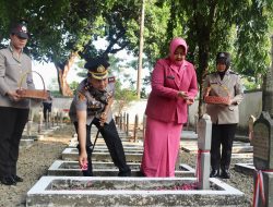 Polres Kudus Ziarah dan Tabur Bunga di TMP Setya Pertiwi Jelang Hari Bhayangkara ke-80
