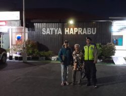 Lansia Asal Tegal Tersesat Usai Berwisata di Celosia, Ditemukan Selamat di Alun-alun Lama Ungaran.