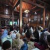 H. Oyong Tokoh Besar Sugihmanik Peduli Sesama Berikan Santunan 100 Anak Yatim Piatu & Renovasi Rumah Ngaji Di Desa Sugihmanik