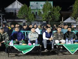 Wujudkan Kemanunggalan TNI dengan Rakyat, Yonkes 2 Kostrad Bersama Muspika Karangploso Gelar Nobar Semifinal Piala Dunia 2026
