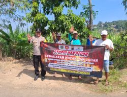 Cegah Karhutla di Musim Kemarau, Polsek Dawe Edukasi Warga Tingkatkan Kewaspadaan