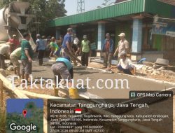 Luar biasa….!! Bukti Nyata Tokoh Besar Masyarakat & Bakal Calon Kepala Desa Sugihmanik – Tanggungharjo Bangun Infrastruktur Jalan Cor Beton Dukuh Gedangan Dengan Uang Pribadi