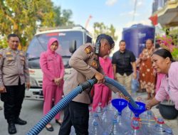 Polres Kudus Salurkan 21 Ribu Liter Air Bersih ke Warga Glagahwaru