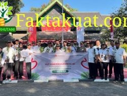 Gelar Kampanye Hijau Peringatan HUT ke-81 Kemerdekaan RI, Perhutani KPH Semarang Bagikan 150 Bibit Tanaman Untuk Masyarakat