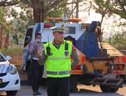 Pantura Batas Kendal-Semarang Jadi Langganan Truk Parkir, Warga Resah