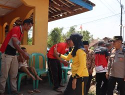 Tanggap Dampak Kemarau, Polres Kendal Salurkan Bantuan Air Bersih dan Sembako di Desa Sidokumpul