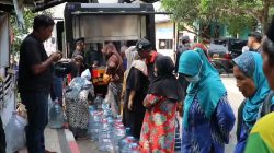 Brimob Polda Jateng dan Kicau Mania Bersinergi Salurkan Air Bersih bagi Warga Terdampak Kekeringan Gotong Royong Peduli